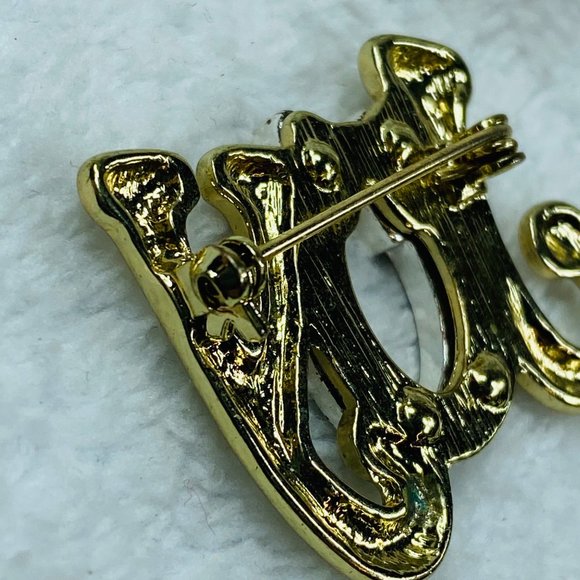 JOY Christmas Pin Brooch Gold Color Wreath Design Around the O Rhinestone Accent - Picture 7 of 13